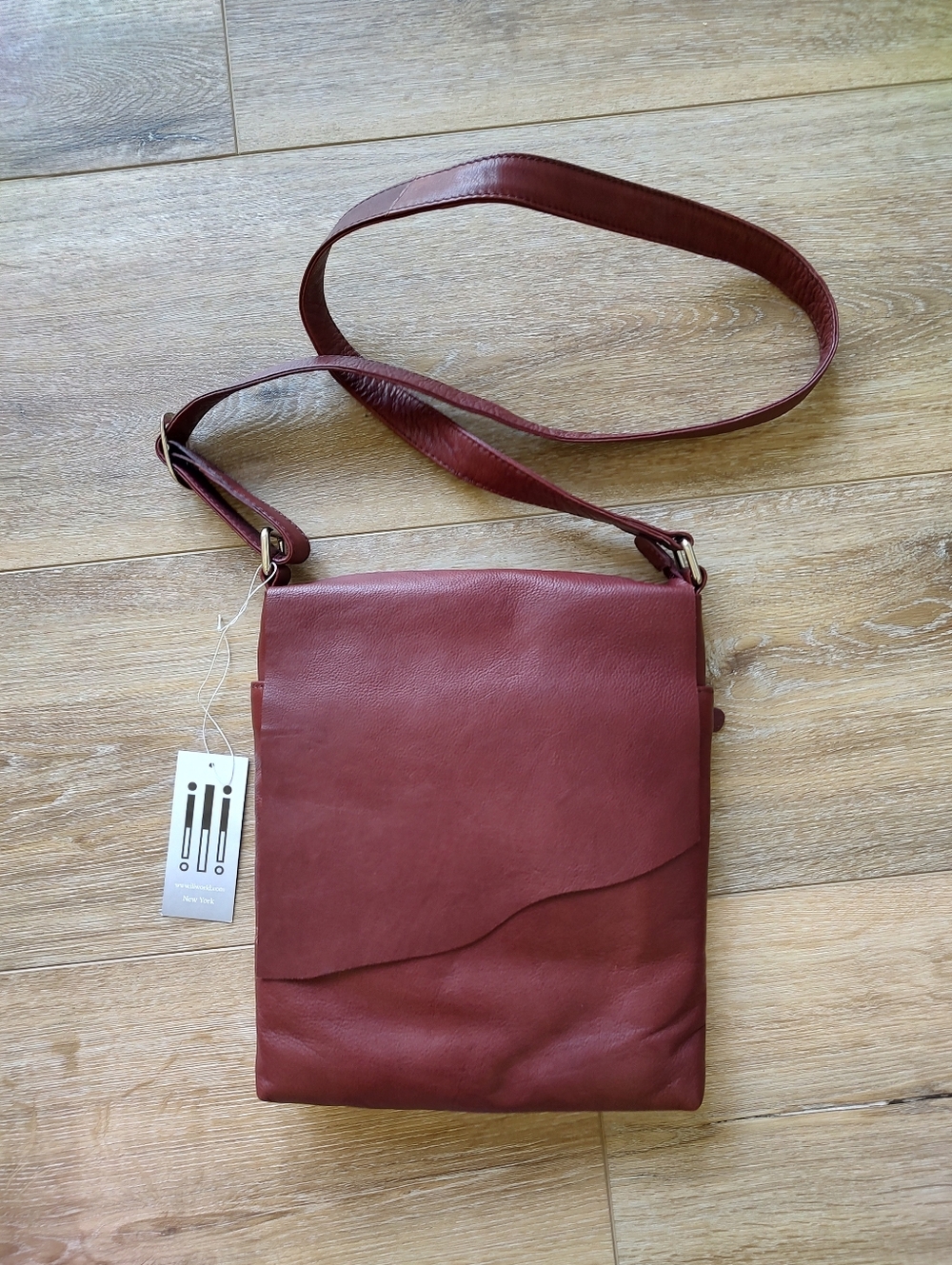 NEW ILI NEW YORK Calfskin Canada Crossbody Bag in Redwood NWT